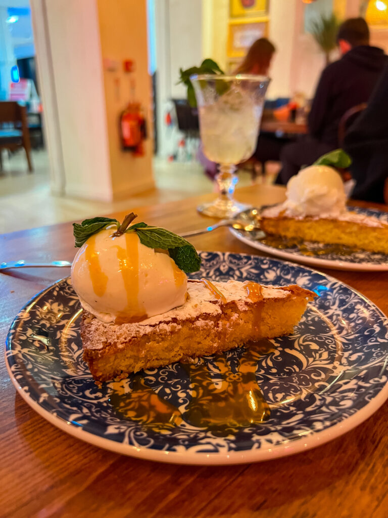 Almond tarte